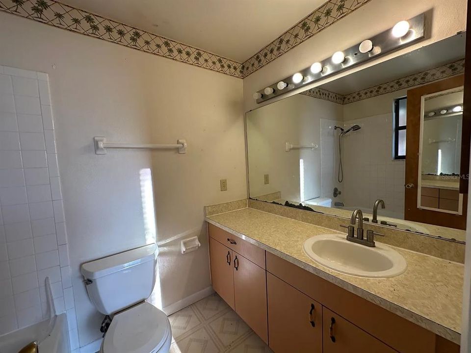 For Rent: $1,400 (2 beds, 2 baths, 1078 Square Feet)