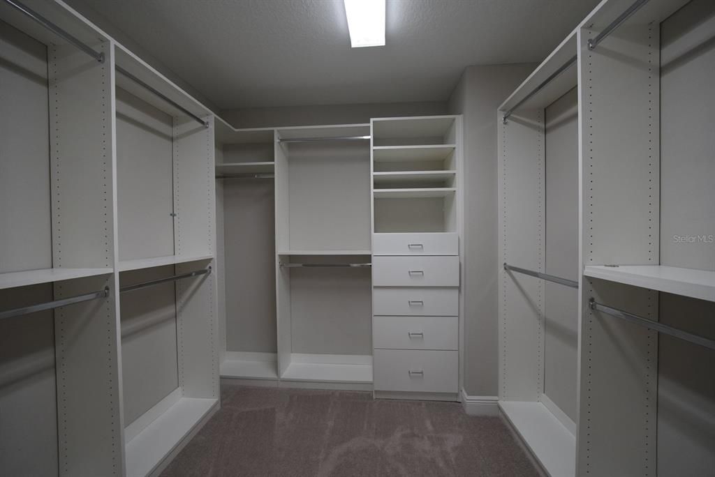 En Renta: $5,250 (5 camas, 4 baños, 3615 Pies cuadrados)
