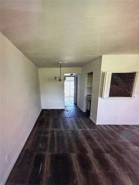 For Sale: $50,000 (1 beds, 1 baths, 570 Square Feet)