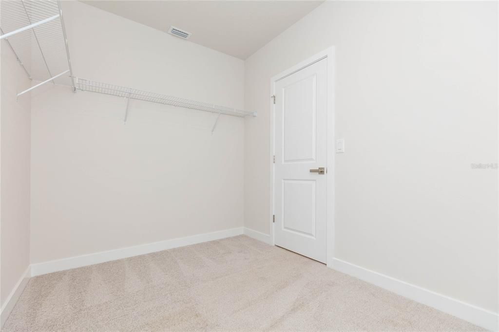 Activo con contrato: $299,000 (3 camas, 2 baños, 1548 Pies cuadrados)