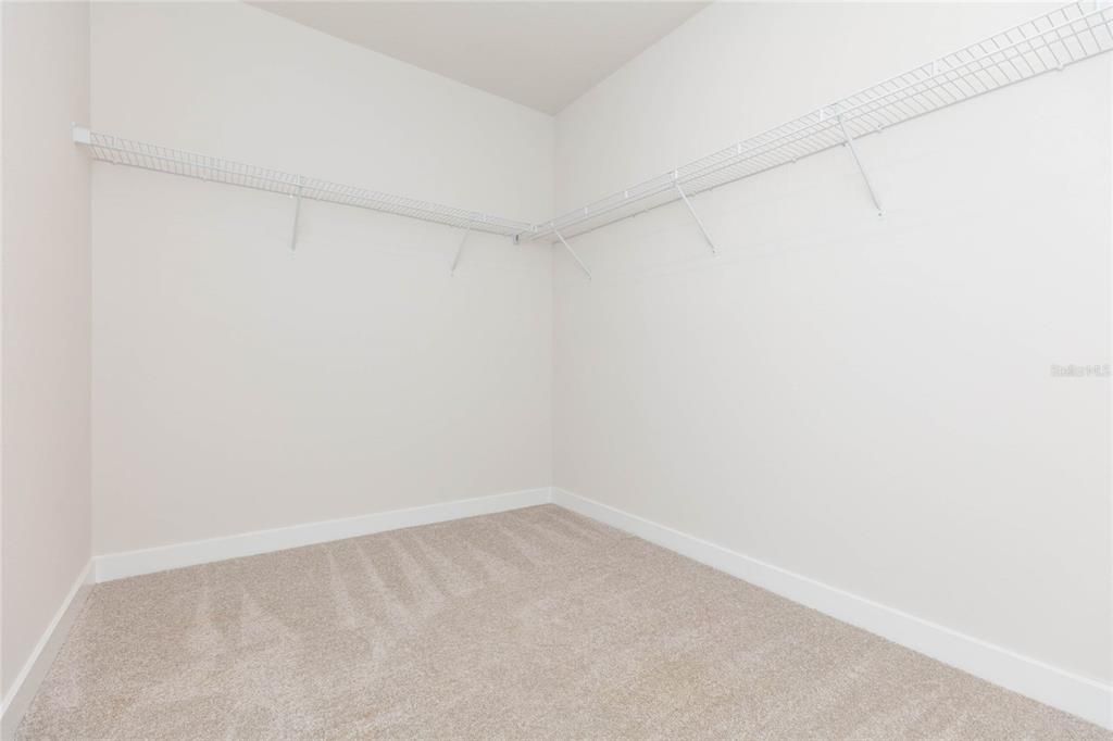 Activo con contrato: $299,000 (3 camas, 2 baños, 1548 Pies cuadrados)