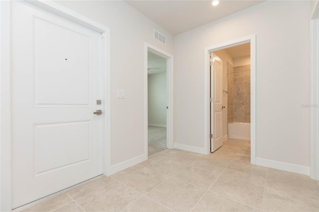 Activo con contrato: $299,000 (3 camas, 2 baños, 1548 Pies cuadrados)