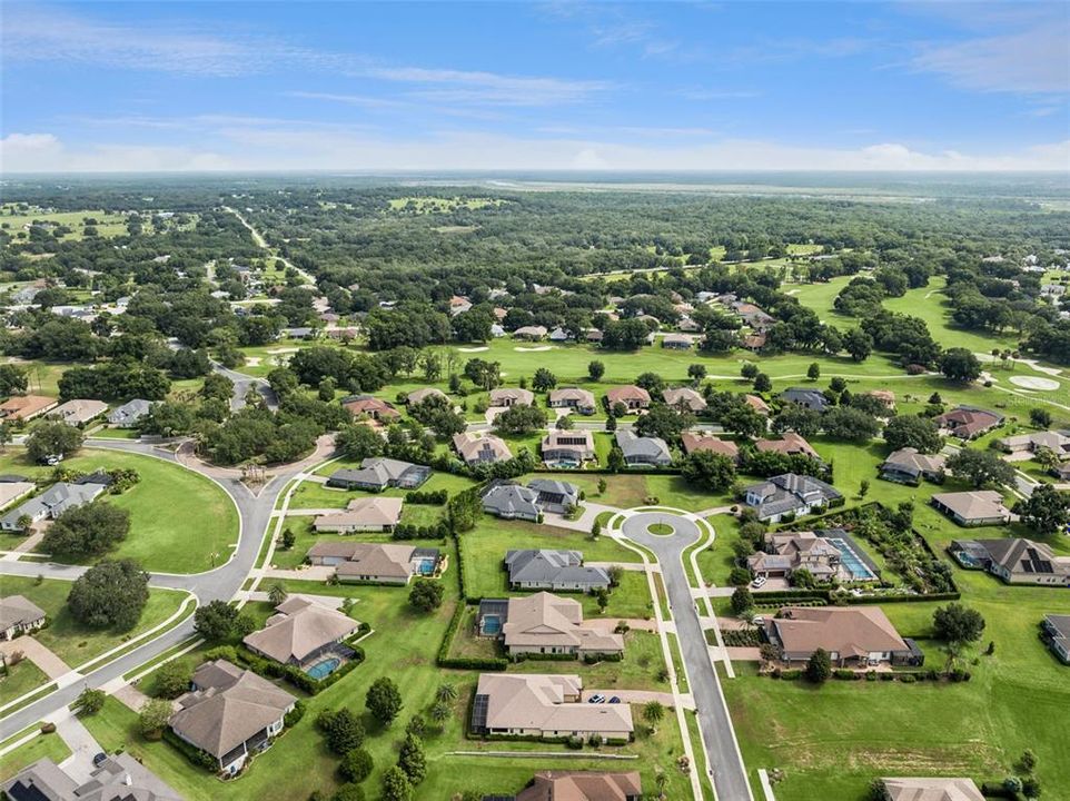 En Venta: $689,000 (3 camas, 3 baños, 2512 Pies cuadrados)