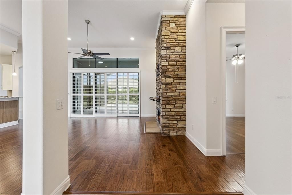 En Venta: $689,000 (3 camas, 3 baños, 2512 Pies cuadrados)
