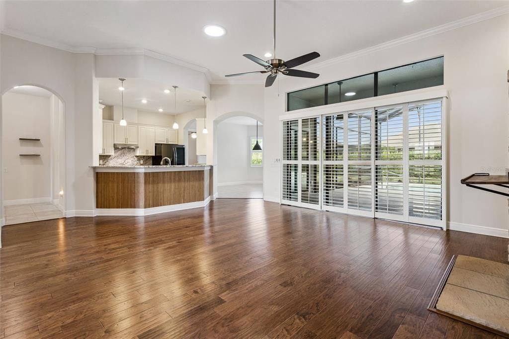 En Venta: $689,000 (3 camas, 3 baños, 2512 Pies cuadrados)