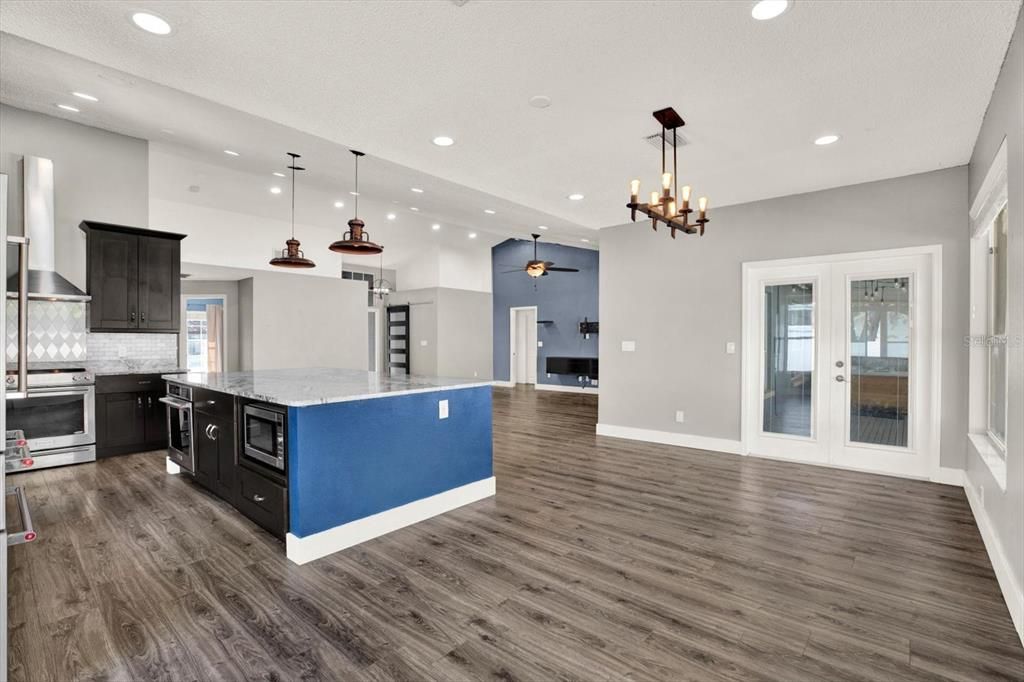 For Sale: $455,000 (3 beds, 2 baths, 1938 Square Feet)