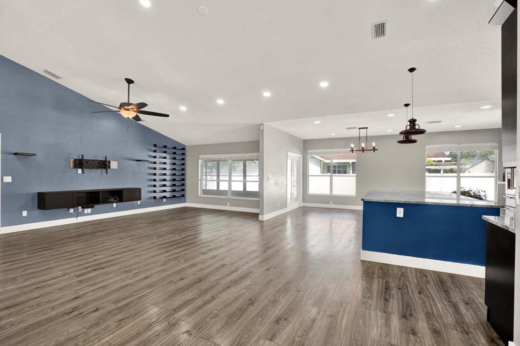 For Sale: $455,000 (3 beds, 2 baths, 1938 Square Feet)