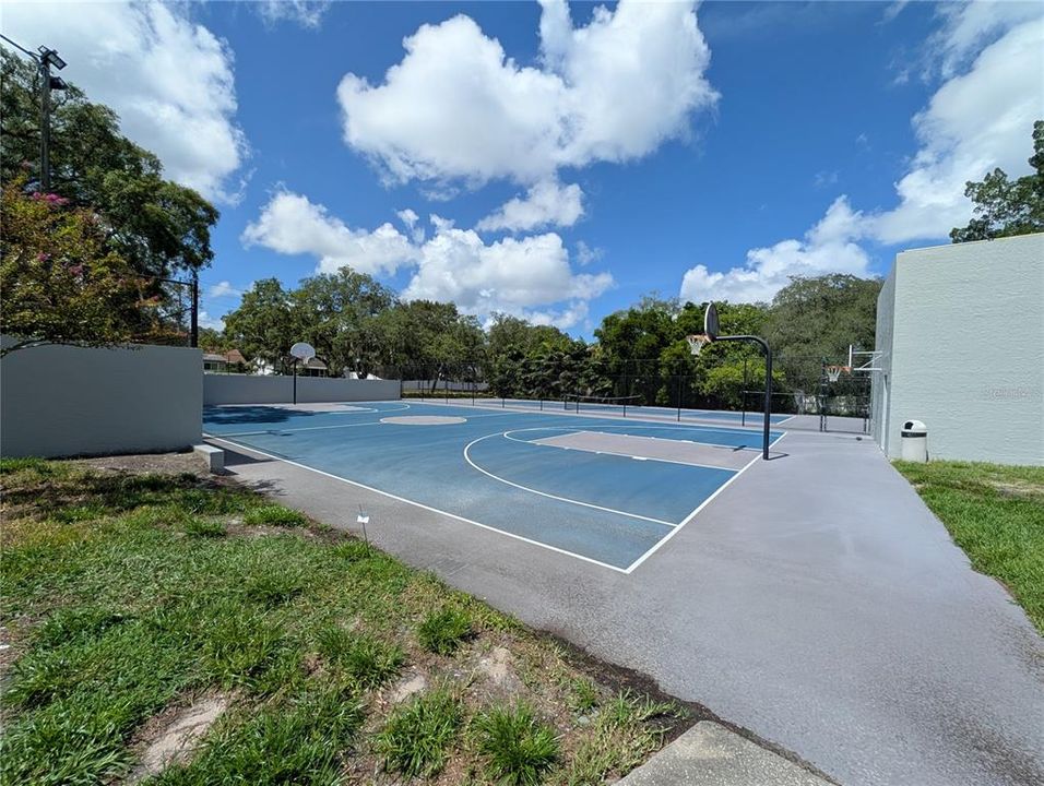 For Sale: $455,000 (3 beds, 2 baths, 1938 Square Feet)