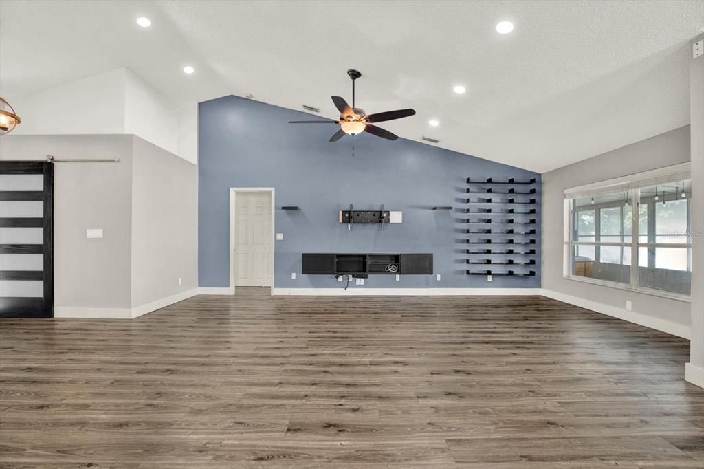 For Sale: $455,000 (3 beds, 2 baths, 1938 Square Feet)