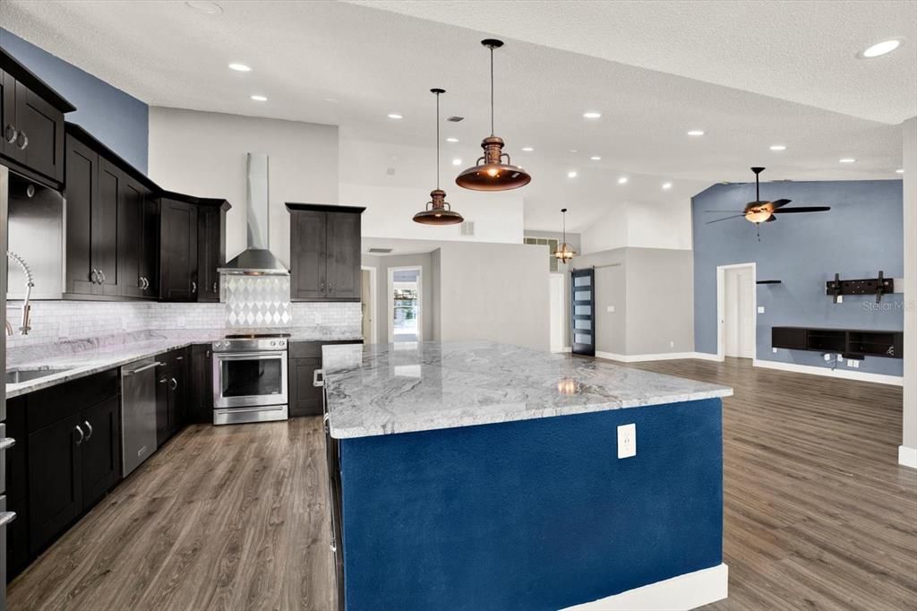 For Sale: $455,000 (3 beds, 2 baths, 1938 Square Feet)