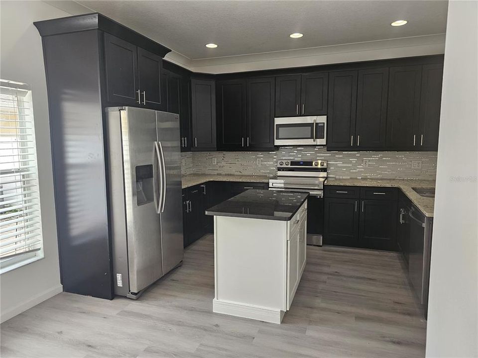 For Rent: $2,450 (3 beds, 2 baths, 1520 Square Feet)