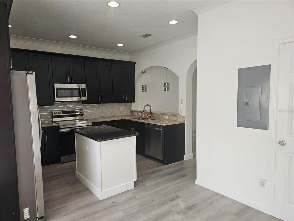 For Rent: $2,450 (3 beds, 2 baths, 1520 Square Feet)