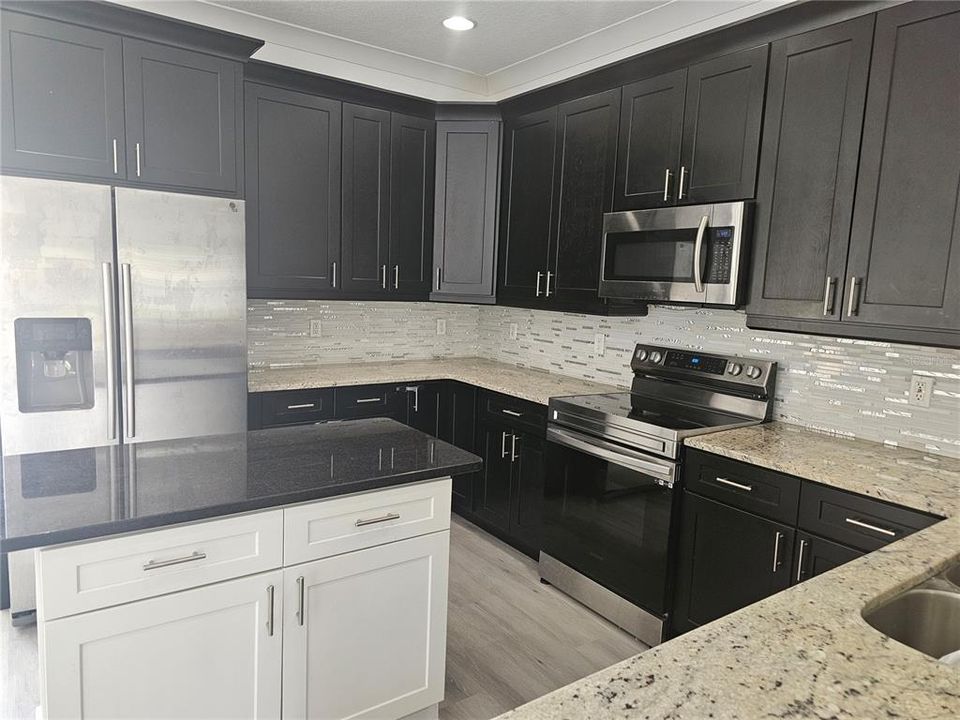 For Rent: $2,450 (3 beds, 2 baths, 1520 Square Feet)