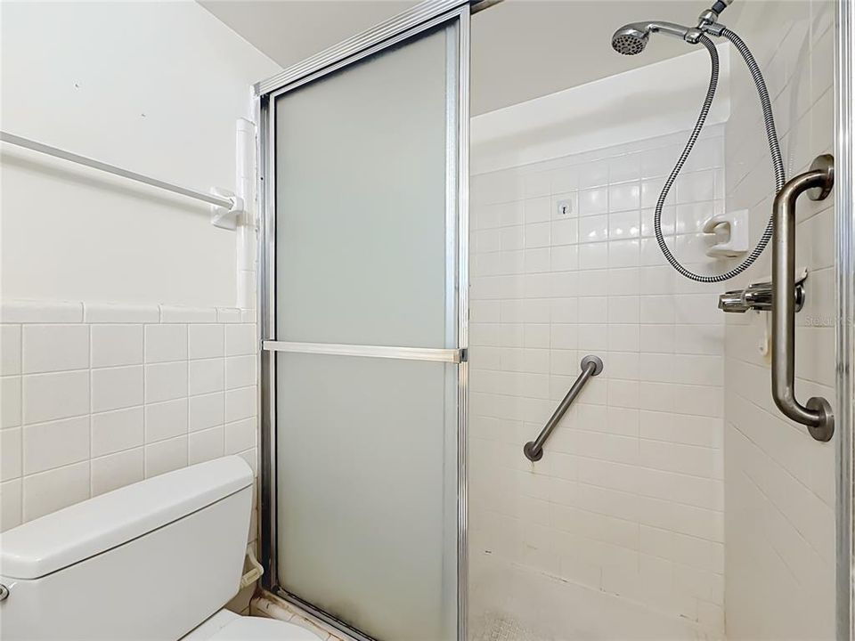 На продажу: $132,500 (2 спален, 2 ванн, 1050 Квадратных фут)