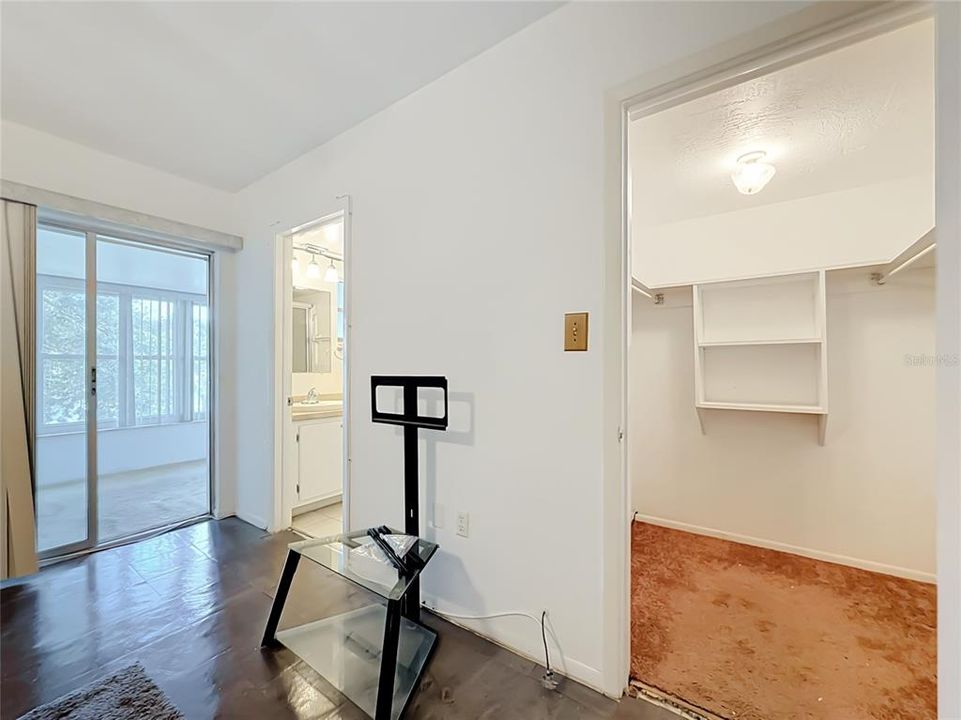 На продажу: $132,500 (2 спален, 2 ванн, 1050 Квадратных фут)