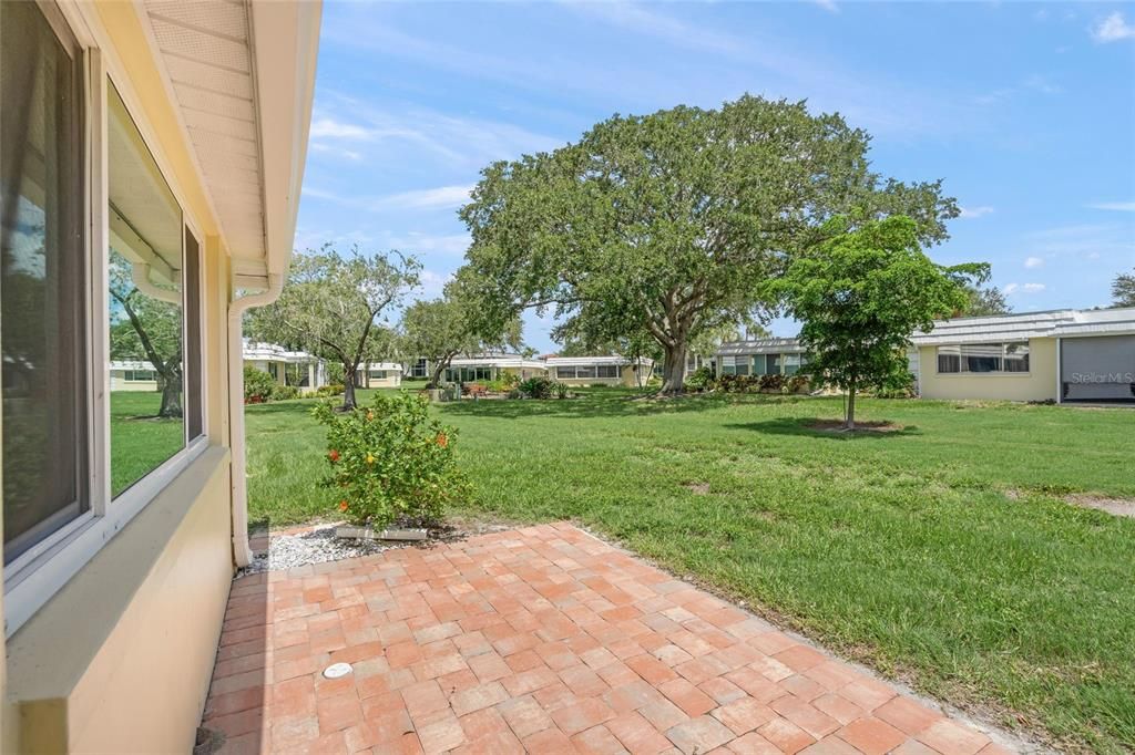 For Sale: $289,900 (2 beds, 2 baths, 1156 Square Feet)