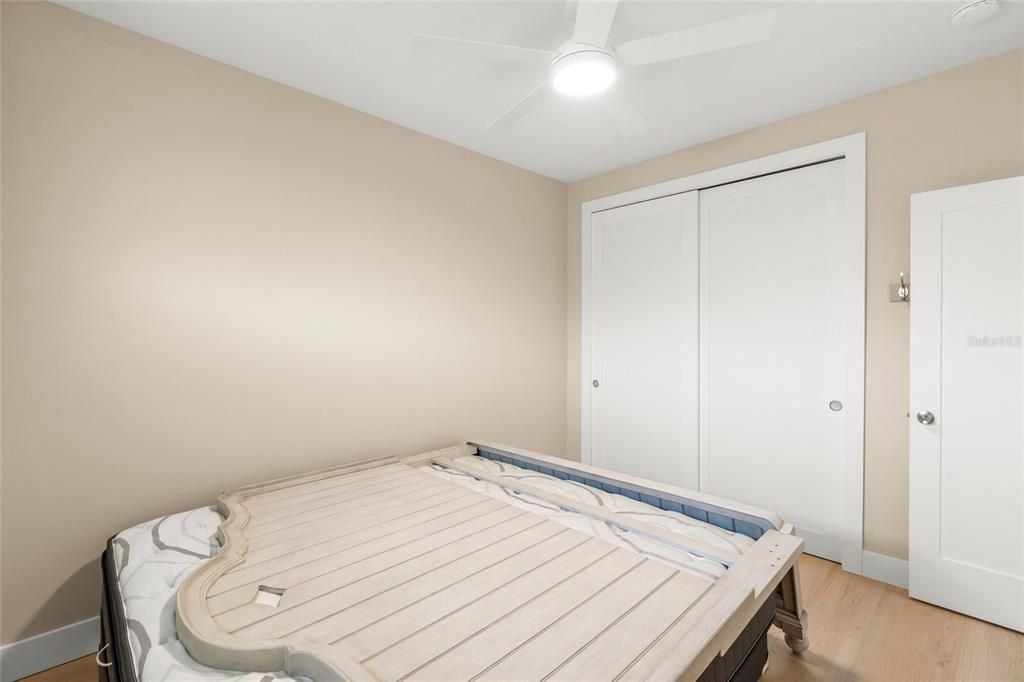 For Sale: $289,900 (2 beds, 2 baths, 1156 Square Feet)