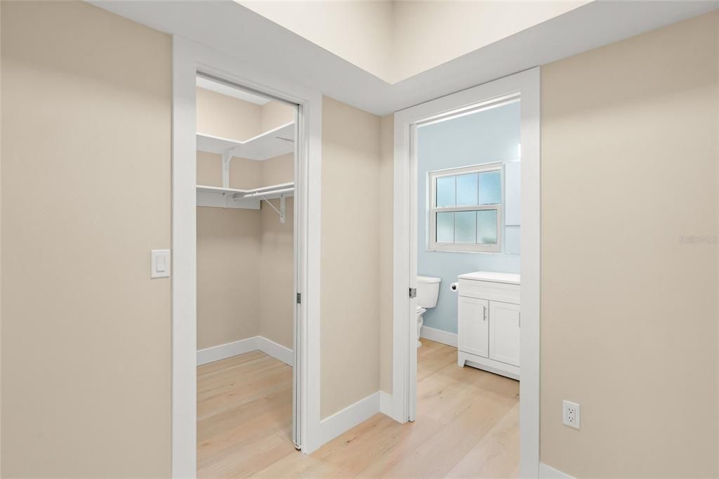 For Sale: $289,900 (2 beds, 2 baths, 1156 Square Feet)