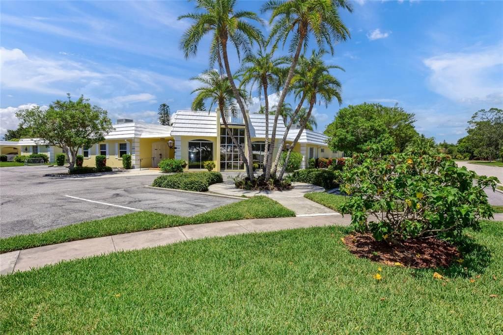 For Sale: $289,900 (2 beds, 2 baths, 1156 Square Feet)