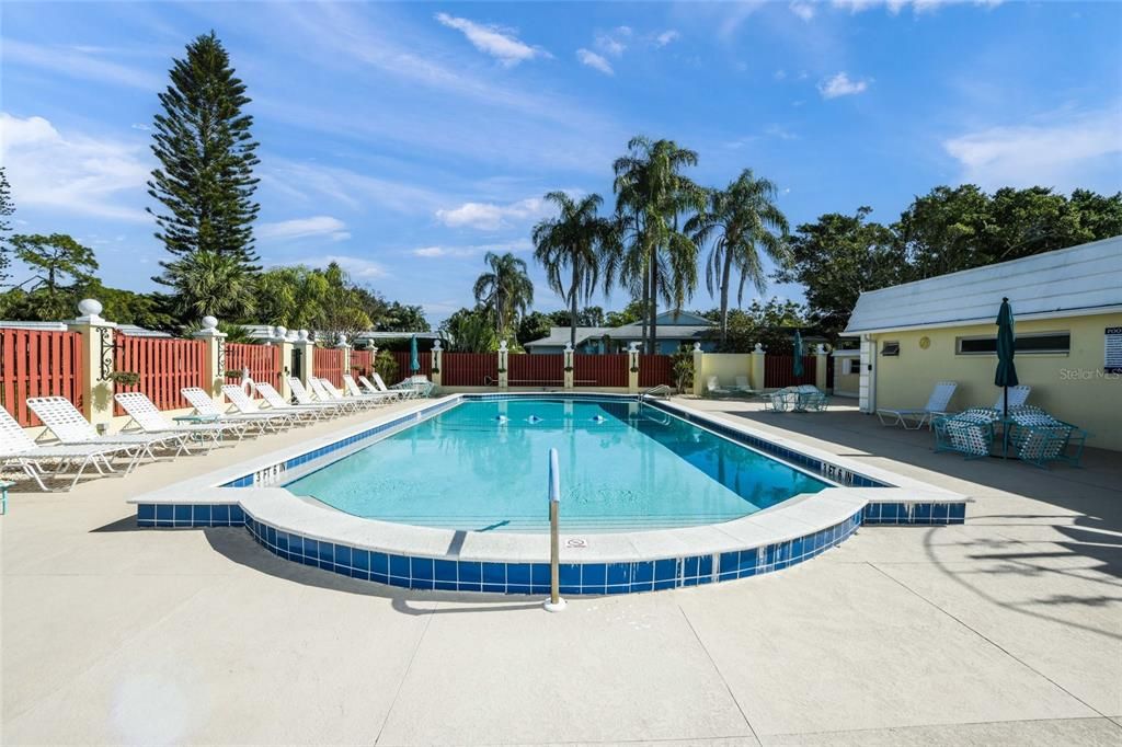 For Sale: $289,900 (2 beds, 2 baths, 1156 Square Feet)