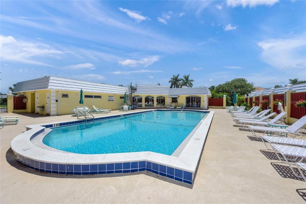 For Sale: $289,900 (2 beds, 2 baths, 1156 Square Feet)