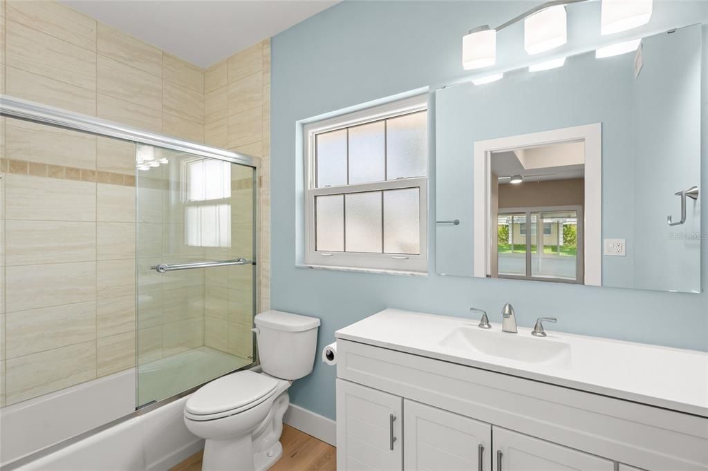 For Sale: $289,900 (2 beds, 2 baths, 1156 Square Feet)