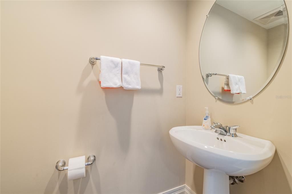 For Rent: $4,000 (2 beds, 2 baths, 1165 Square Feet)