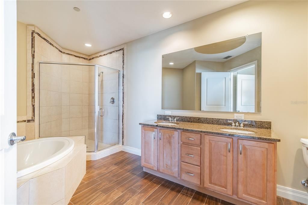 For Rent: $4,000 (2 beds, 2 baths, 1165 Square Feet)