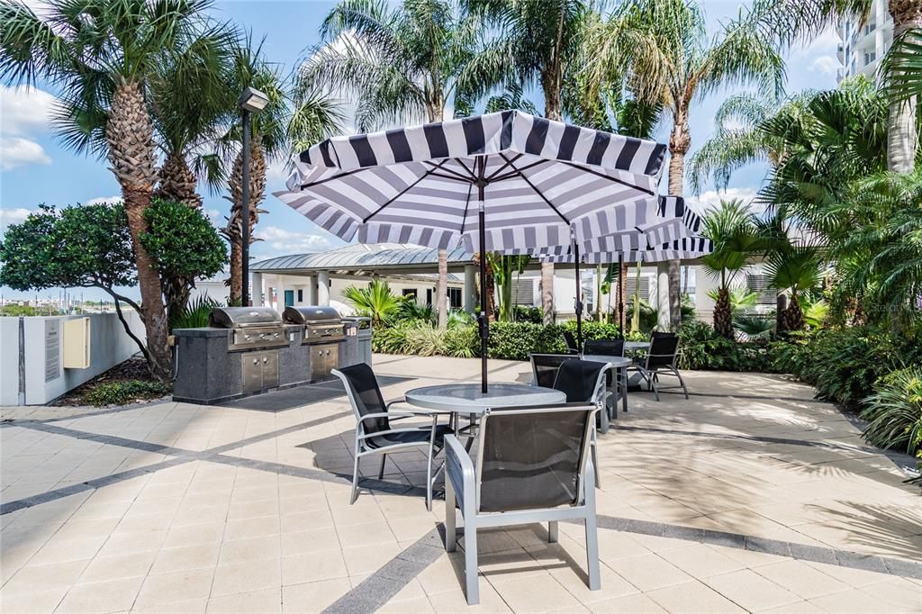 For Rent: $4,000 (2 beds, 2 baths, 1165 Square Feet)