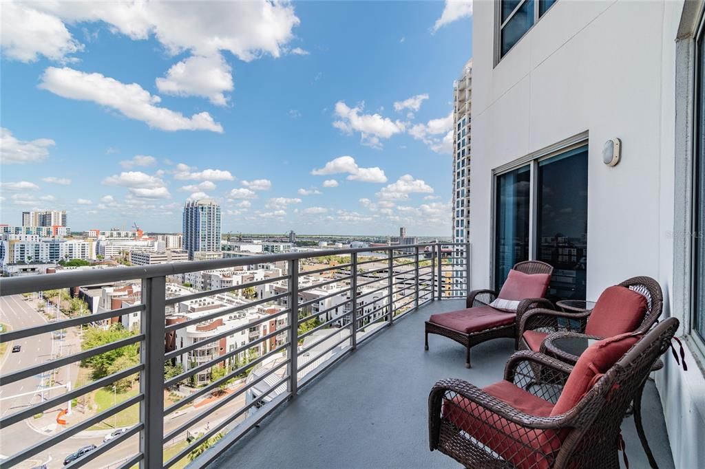 For Rent: $4,000 (2 beds, 2 baths, 1165 Square Feet)