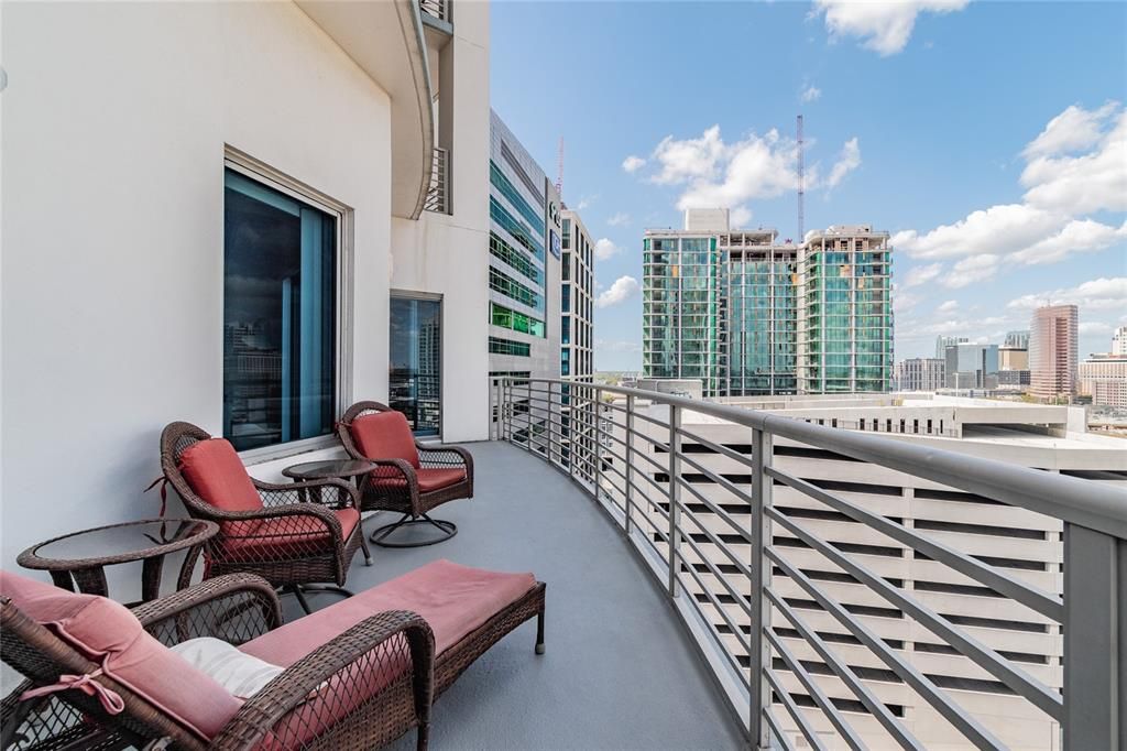 For Rent: $4,000 (2 beds, 2 baths, 1165 Square Feet)