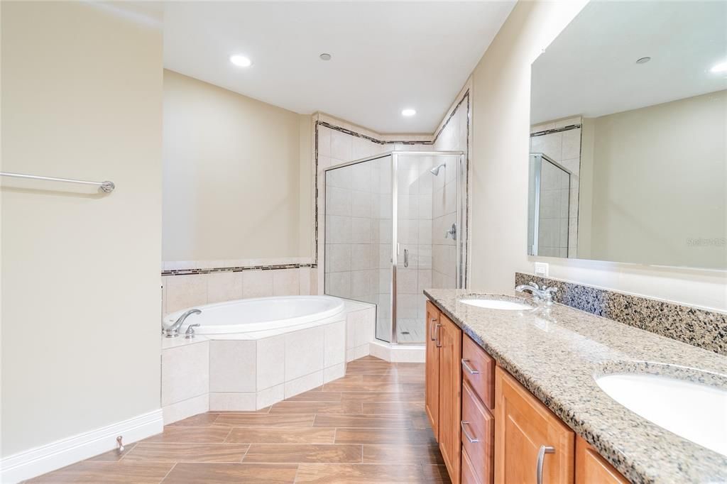 For Rent: $4,000 (2 beds, 2 baths, 1165 Square Feet)