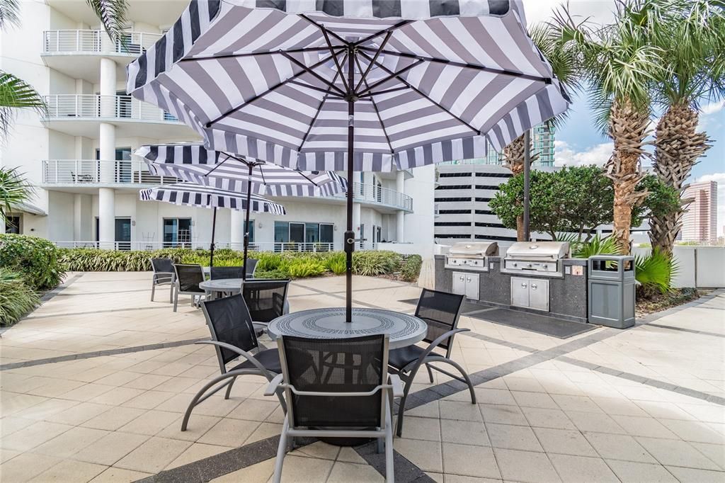 For Rent: $4,000 (2 beds, 2 baths, 1165 Square Feet)