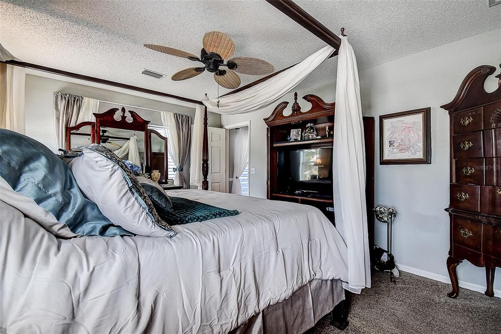 En Venta: $414,900 (3 camas, 2 baños, 1878 Pies cuadrados)