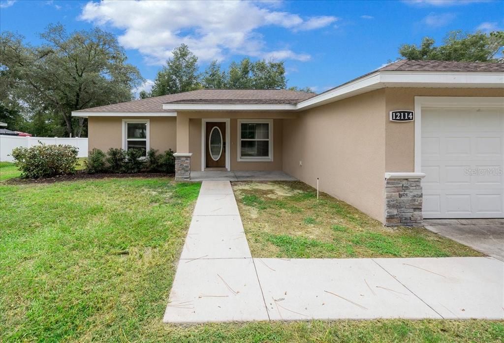 For Sale: $235,000 (3 beds, 2 baths, 1372 Square Feet)