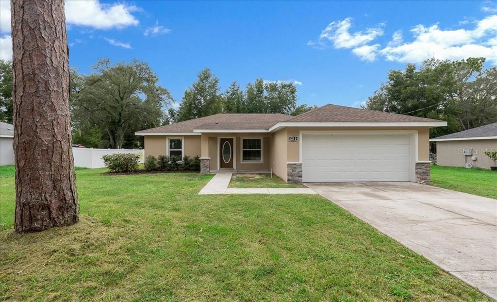 For Sale: $235,000 (3 beds, 2 baths, 1372 Square Feet)