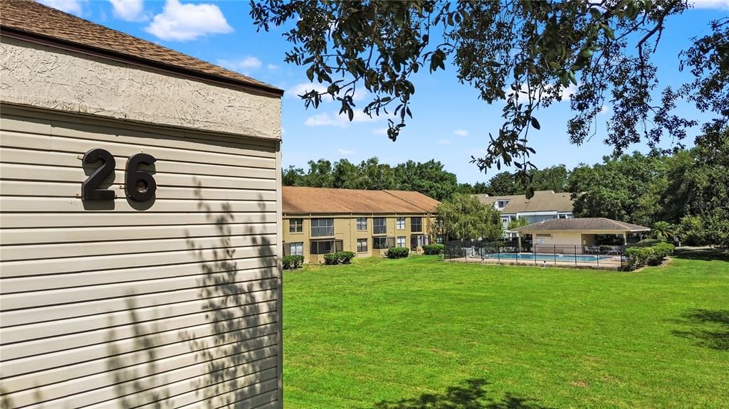 For Sale: $149,900 (2 beds, 2 baths, 906 Square Feet)