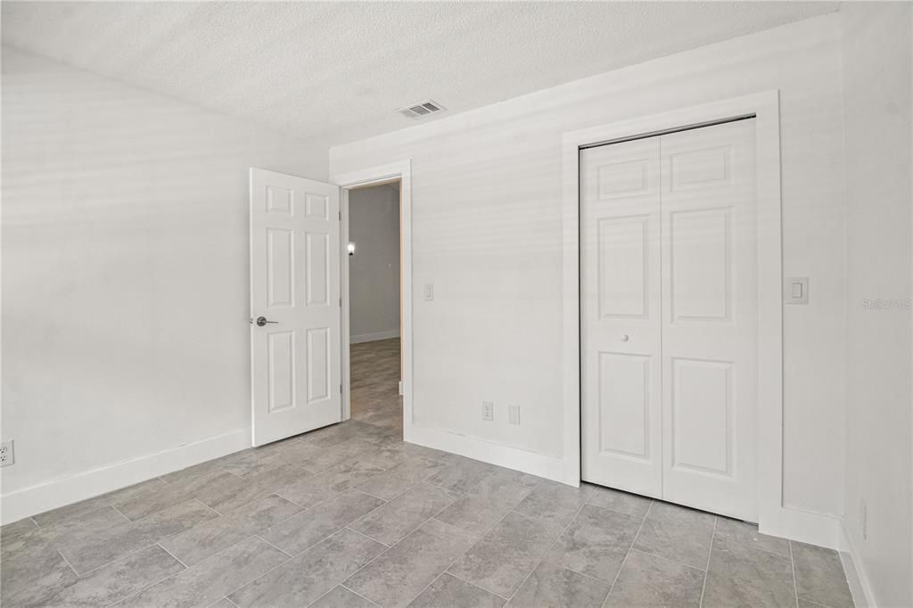 For Sale: $149,900 (2 beds, 2 baths, 906 Square Feet)