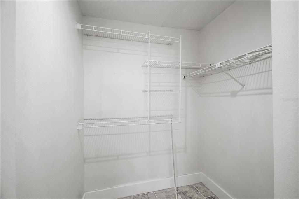 For Sale: $149,900 (2 beds, 2 baths, 906 Square Feet)
