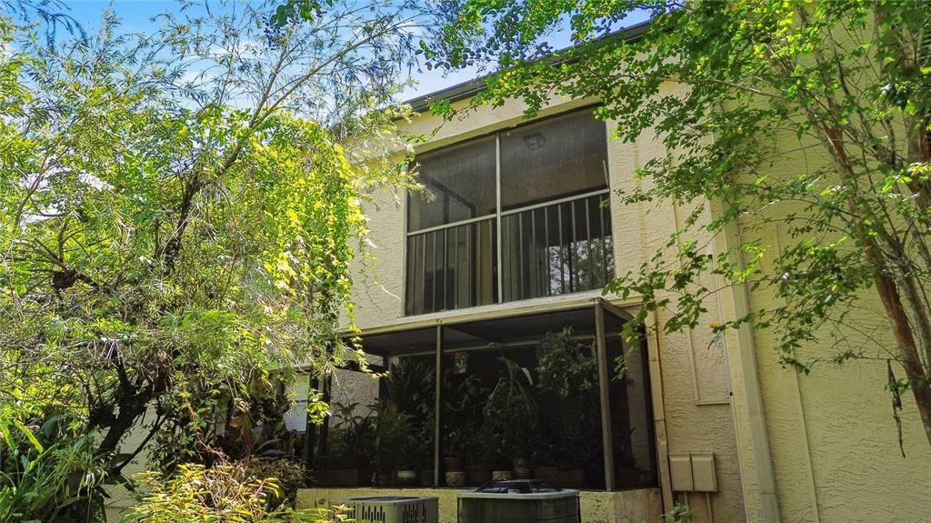 For Sale: $149,900 (2 beds, 2 baths, 906 Square Feet)