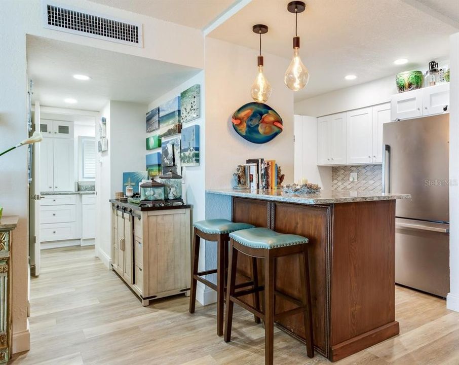 For Rent: $2,750 (1 beds, 1 baths, 920 Square Feet)