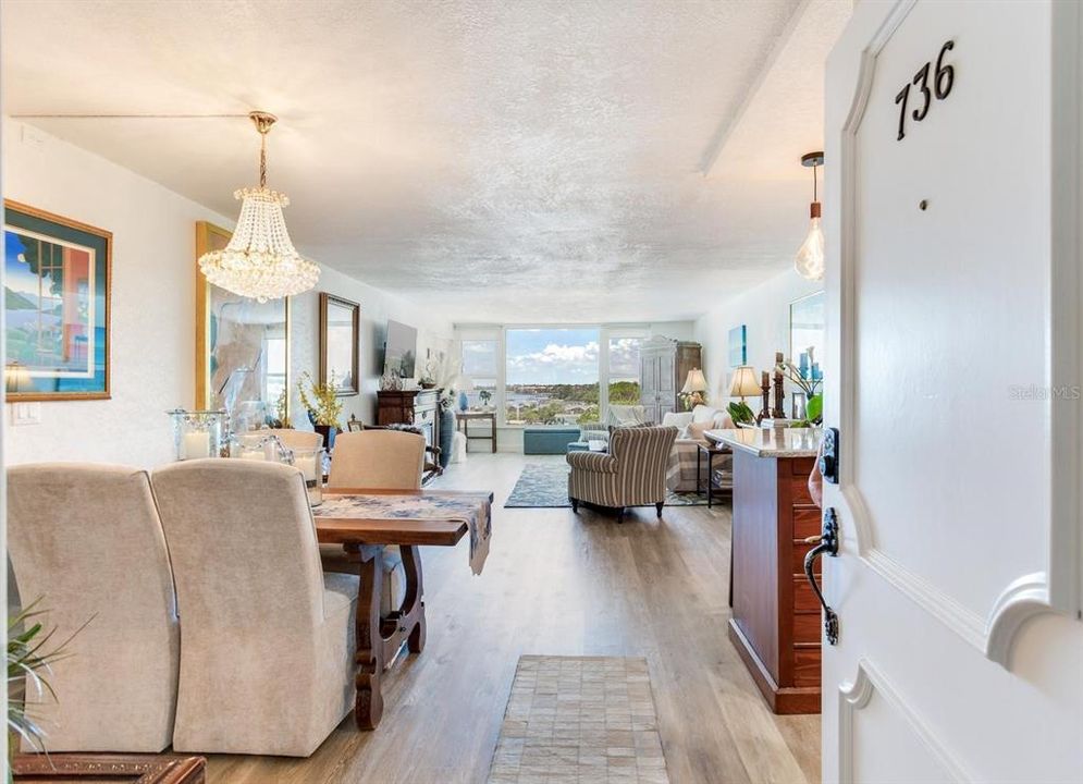 For Rent: $2,750 (1 beds, 1 baths, 920 Square Feet)