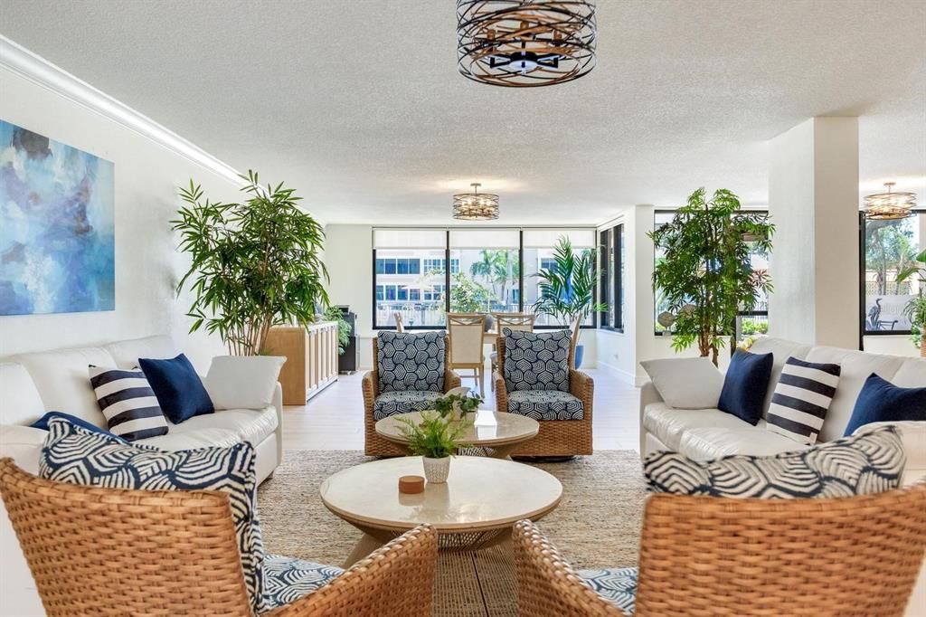 For Rent: $2,750 (1 beds, 1 baths, 920 Square Feet)