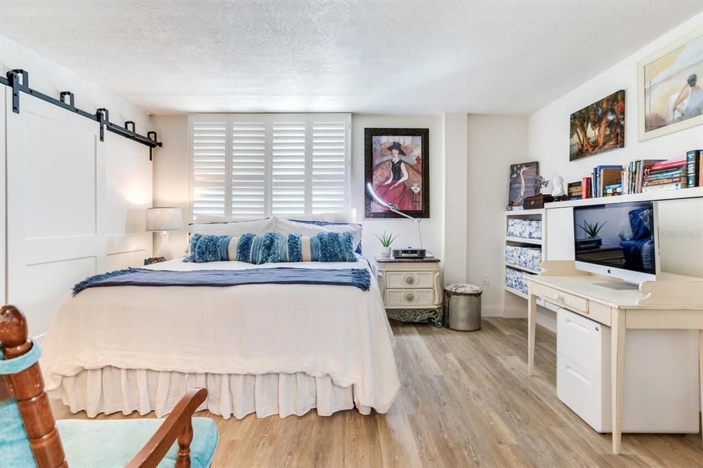 For Rent: $2,750 (1 beds, 1 baths, 920 Square Feet)
