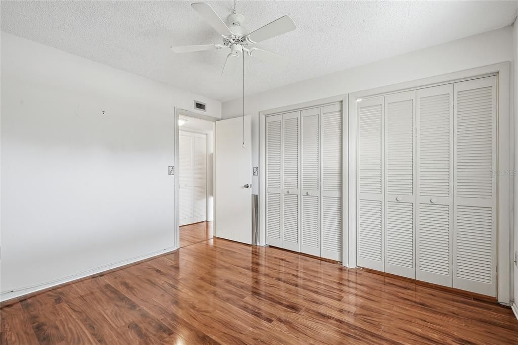 For Sale: $199,000 (2 beds, 2 baths, 1094 Square Feet)