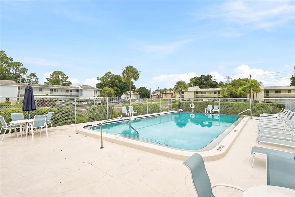 For Sale: $199,000 (2 beds, 2 baths, 1094 Square Feet)