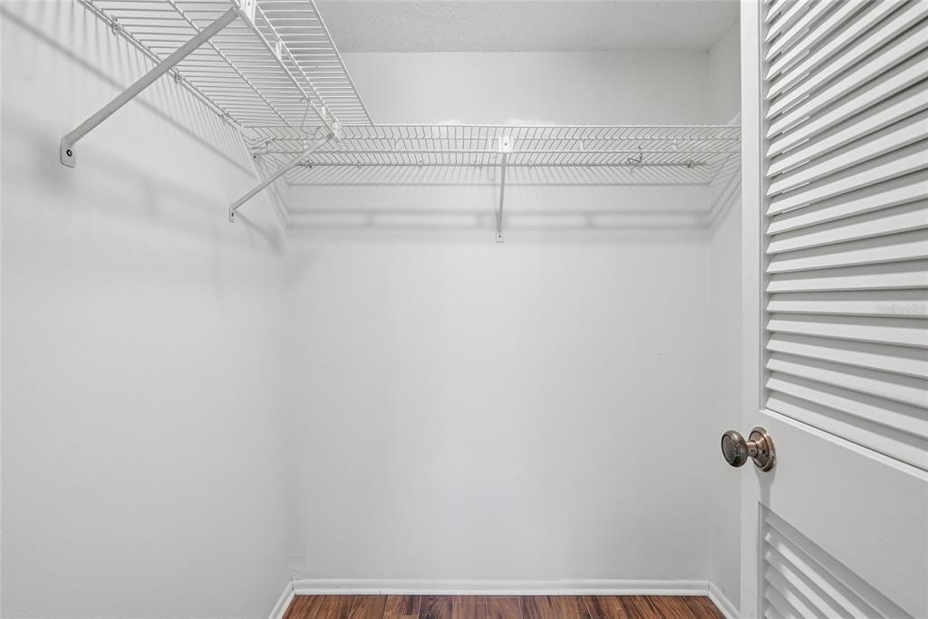 For Sale: $199,000 (2 beds, 2 baths, 1094 Square Feet)