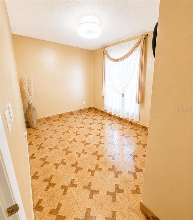 For Sale: $369,900 (3 beds, 2 baths, 1238 Square Feet)