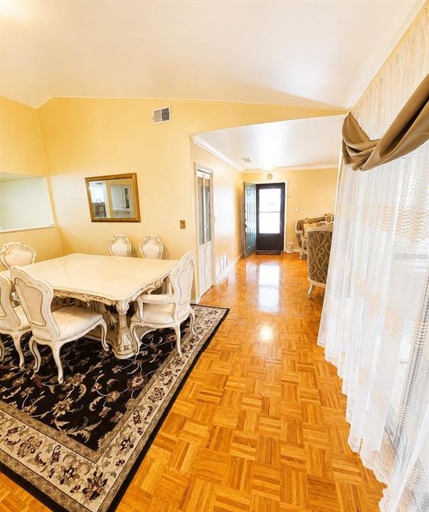 For Sale: $369,900 (3 beds, 2 baths, 1238 Square Feet)