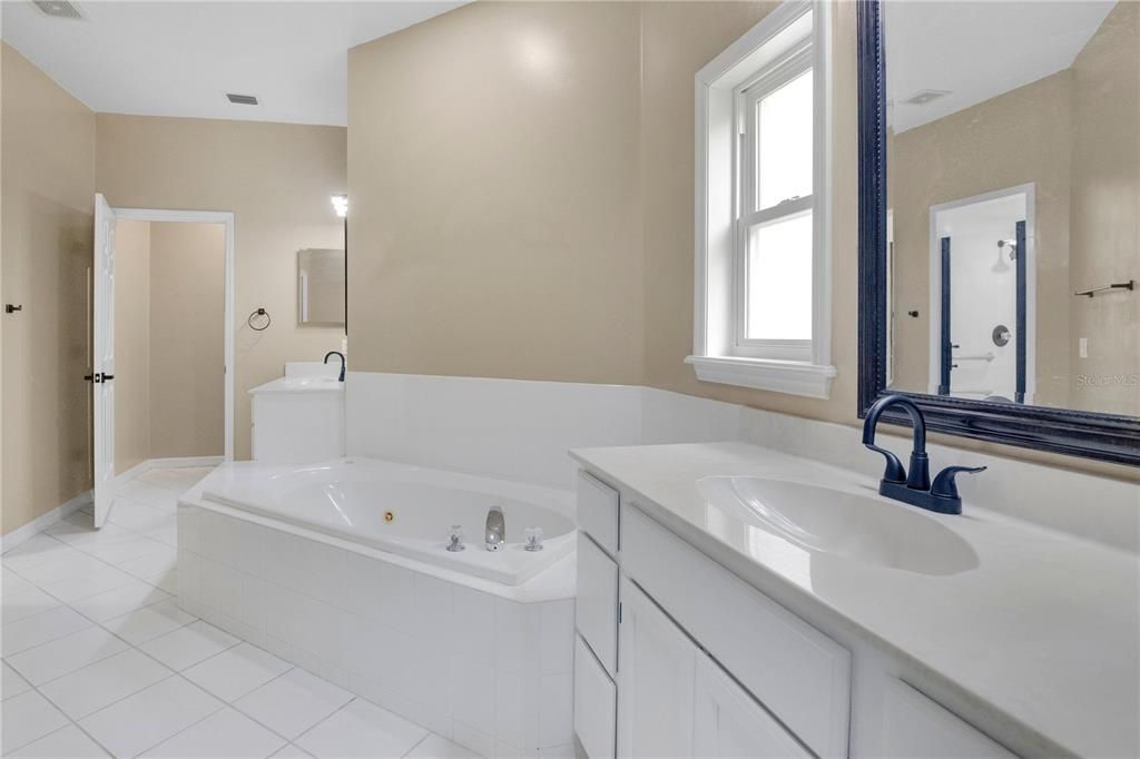 Active With Contract: $525,000 (4 beds, 2 baths, 2260 Square Feet)